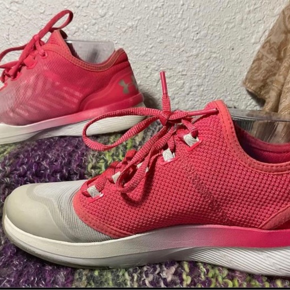 Under Armour womens size 9 Training Shoes Nice Condition 1285796-692 - Picture 6 of 9